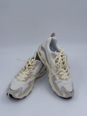 Mizuno Wave Rider 10 Unisex Sneaker - Beige / Weiß / Gelb - 44 - MOSTWANTED24