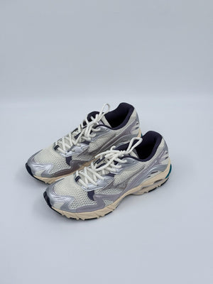 Mizuno Wave Rider 10 Unisex Sneaker - Weiß / Silber / Violett - 37 - MOSTWANTED24