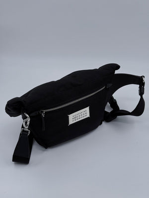 Maison Margiela Kleine sportliche Glam Slam Kuriertasche - Schwarz - MOSTWANTED24