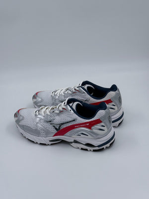 Mizuno Wave Rider 10 Unisex Sneaker - Weiß / Silber / Rot - 39 - MOSTWANTED24