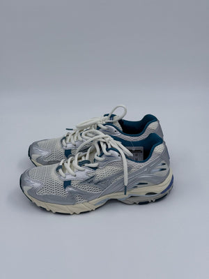 Mizuno Wave Rider 10 Unisex Sneaker - Weiß / Silber / Blau - 36.5 - MOSTWANTED24