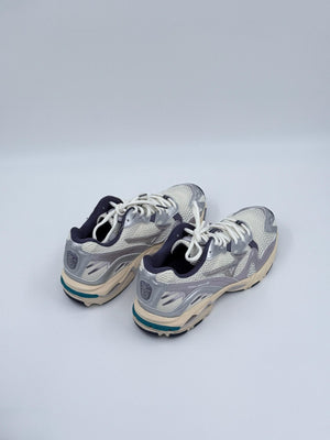 Mizuno Wave Rider 10 Unisex Sneaker - Weiß / Silber / Violett - 37 - MOSTWANTED24